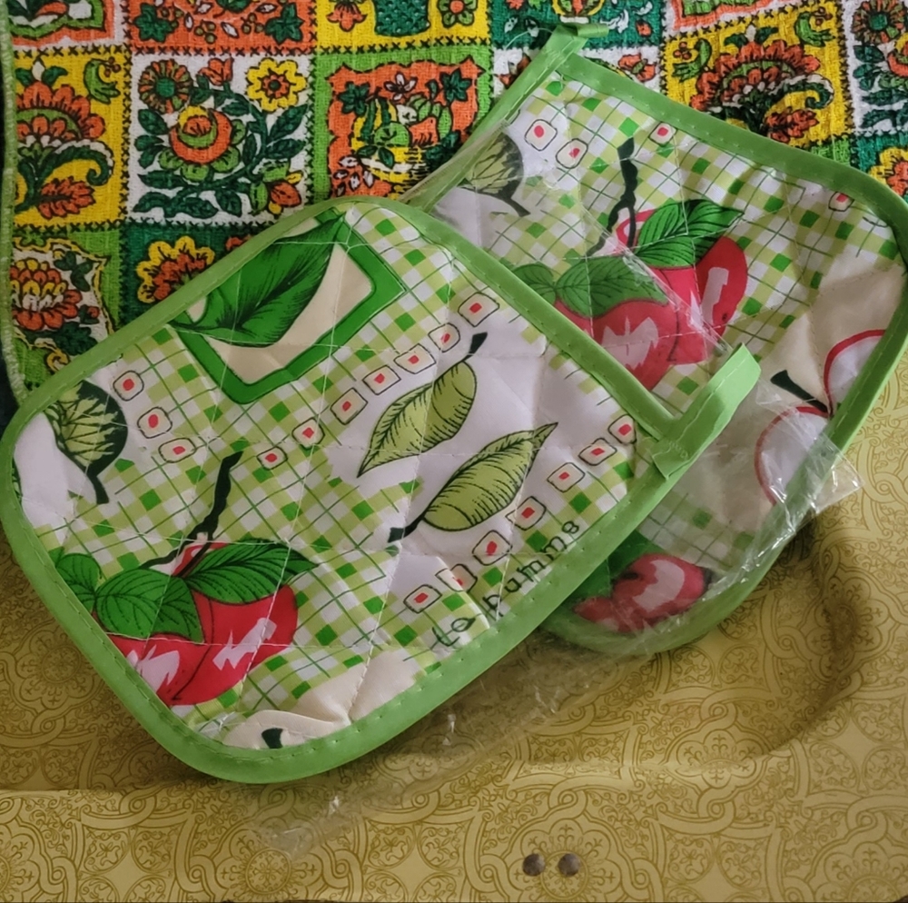 VTG NOS Potholder Set '90s does 70's Style Apple & Lime Green Matching Pair